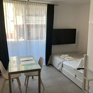  Apartamento With Small Balcony España